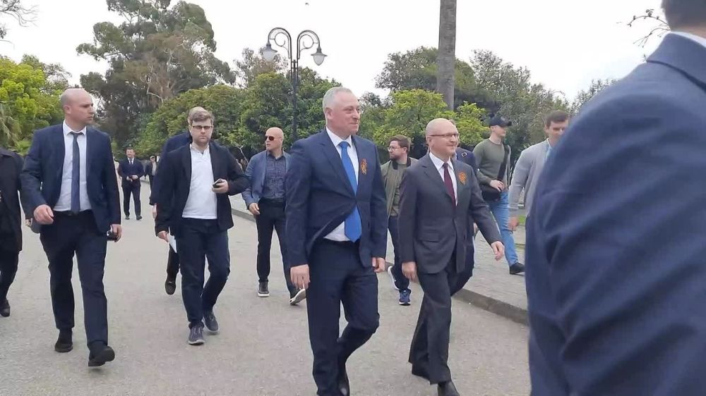 Кириенко прибыл в Абхазию с рабочим визитом, передает корреспондент ТАСС