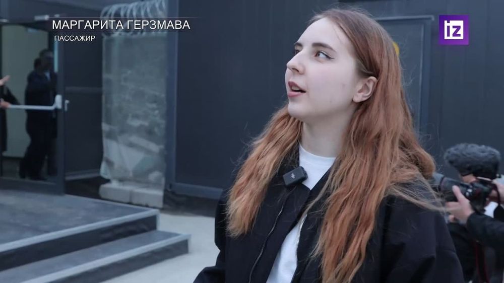 "Мы пели песни, мы читали стихи, все общались": пассажиры первого регулярного рейса из России в Абхазию поделились своими впечатлениями с "Известиями"
