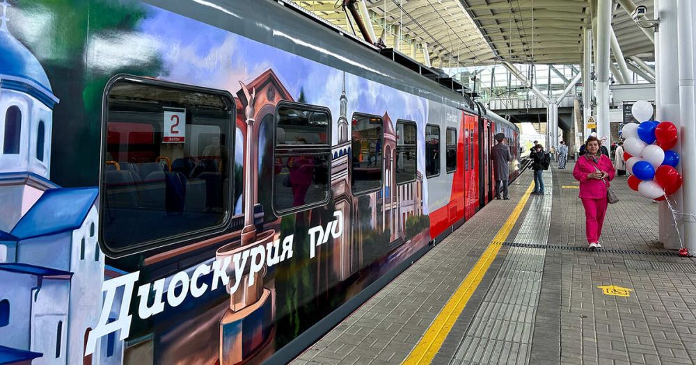 Между Россией и Абхазией начал курсировать новый электропоезд "Диоскурия"