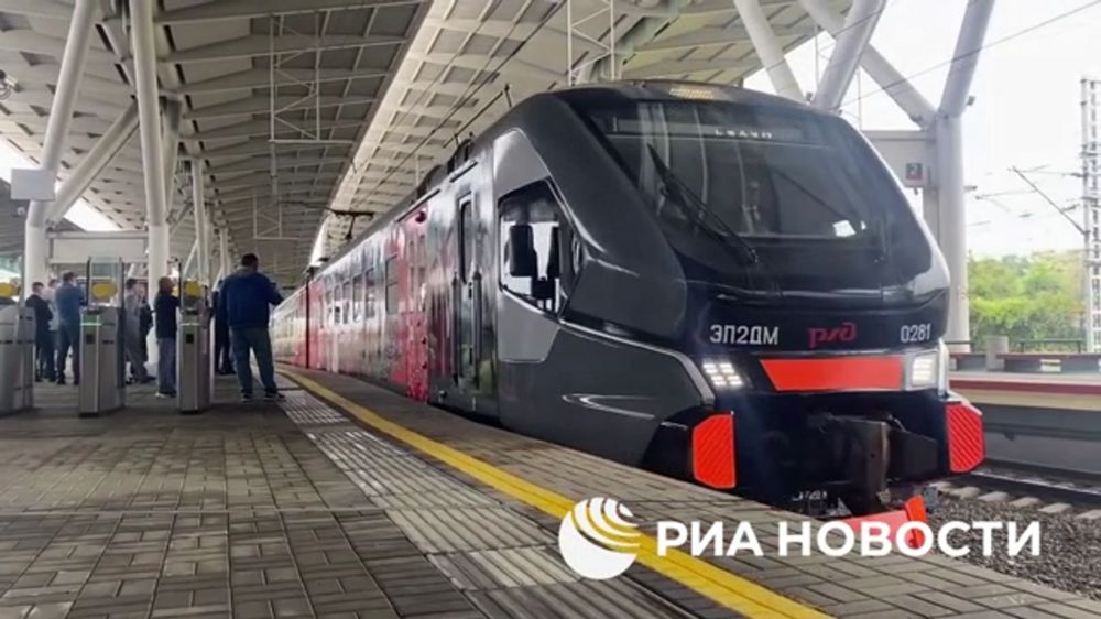 Новый электропоезд "Диоскурия" впервые отправился из России в Абхазию