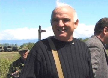 Видному государственному деятелю, Герою Абхазии, кавалеру ордена «Ахьдз-Апша» I степени, военачальнику и полководцу, генерал-лейтенанту Сергею Платоновичу Дбар сегодня исполнилось бы 79 лет