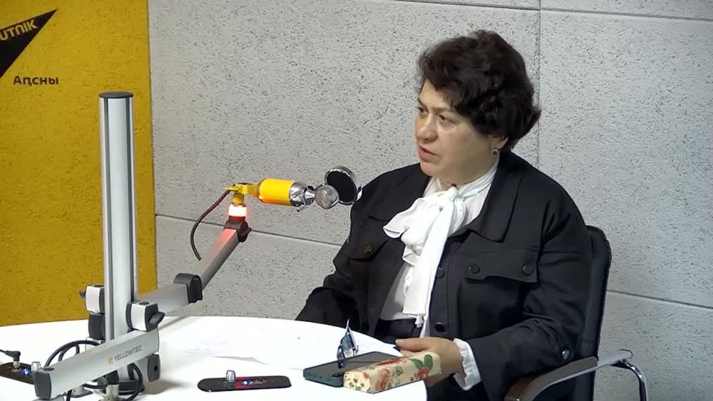 Восстановление Сухумского аэропорта — прорывной проект для развития Абхазии, отметила в эфире радио Sputnik директор Института экономики и права Фатима Камкия
