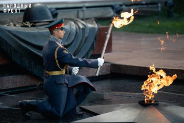 Крымчане доставят «Огонь памяти» из Александровского сада в Абхазию, Керчь, крымским ветеранам, в Артек и на СВО