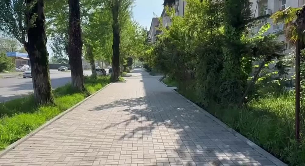 Завершены работы по благоустройству проспекта Аиааира в Сухуме