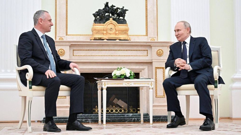 Бадра Гунба встретится с Владимиром Путиным в Москве