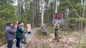 Международные блогеры посещают места боевой славы России в преддверии 80-летия Победы в Великой Отечественной войне