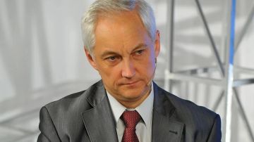 Белоусов провел переговоры с министром обороны Абхазии Ануа