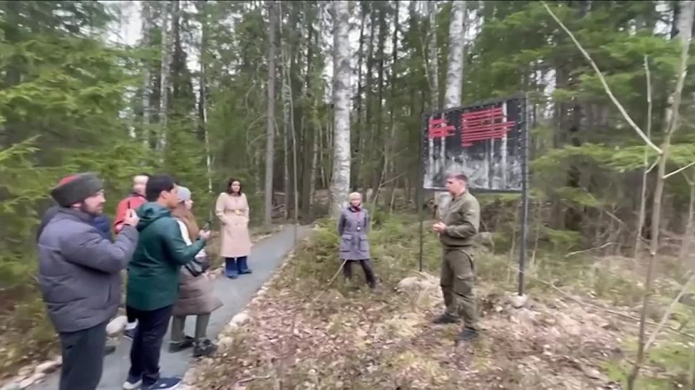 Международные блогеры посещают места боевой славы России в преддверии 80-летия Победы в Великой Отечественной войне