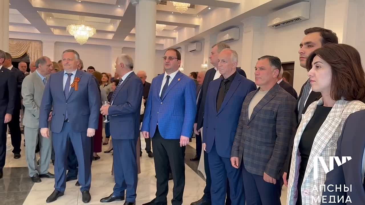 Торжественный прием по случаю 80-й годовщины Победы в Великой Отечественной войне проходит в Посольстве России в Абхазии