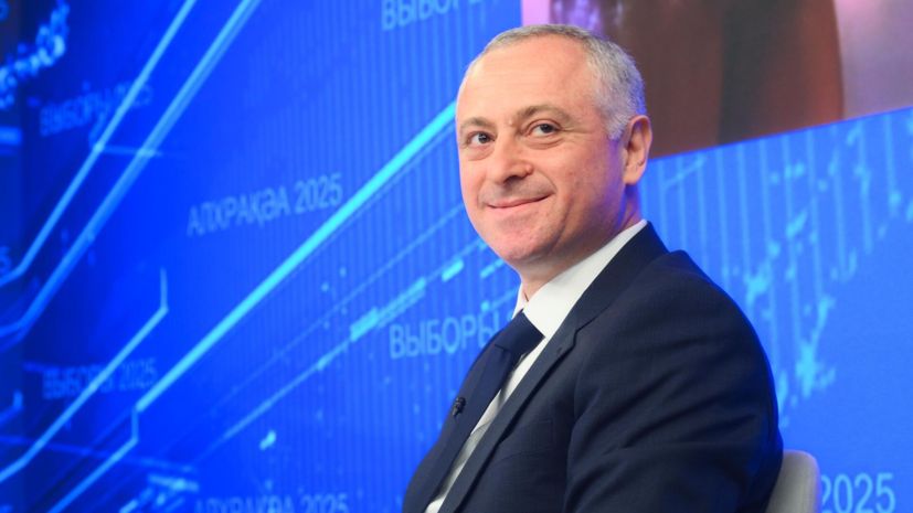Президент Абхазии прибыл в Москву для участия в праздновании Дня Победы
