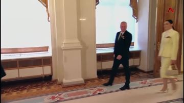 Президент Абхазии Бадра Гунба с супругой приехал в Кремлевский дворец, на официальный прием от имени Президента Российской Федерации Владимира Путина для глав иностранных делегаций, прибывших для участия в торжественных...