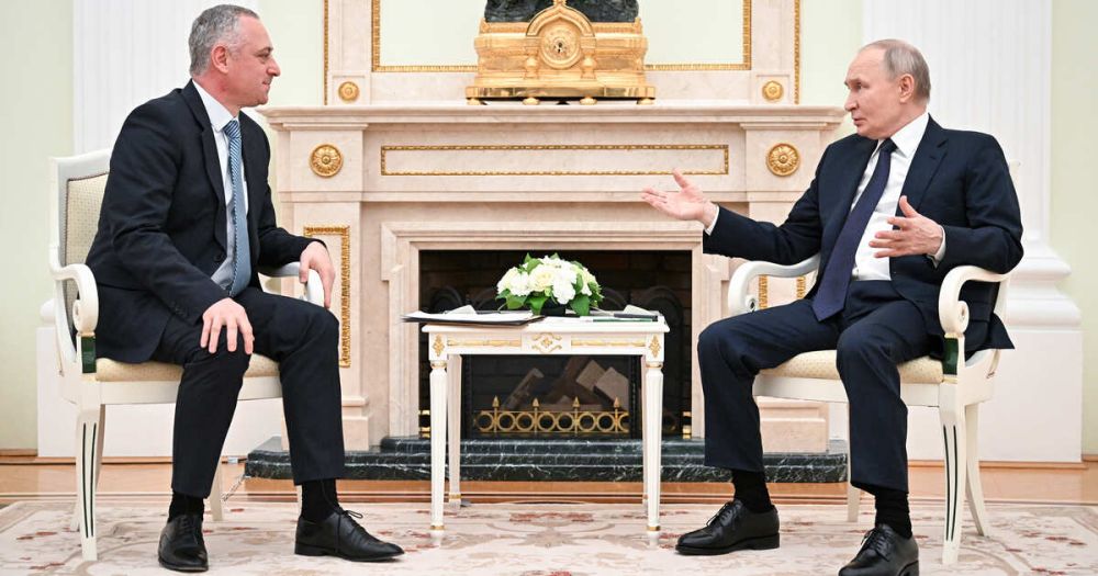Путин сообщил, что с удовольствием посетит Абхазию по приглашению Гунбы