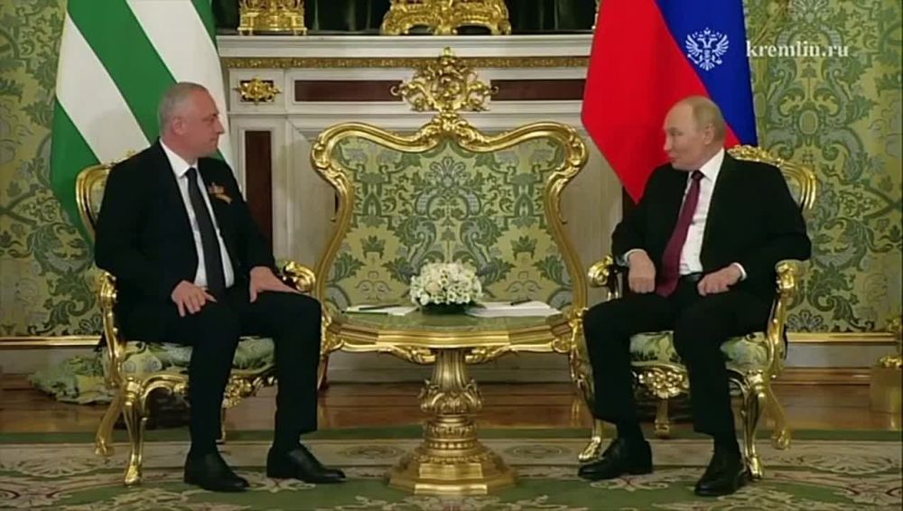 Путин: Россия готова продолжить сотрудничество с Абхазией в разных областях