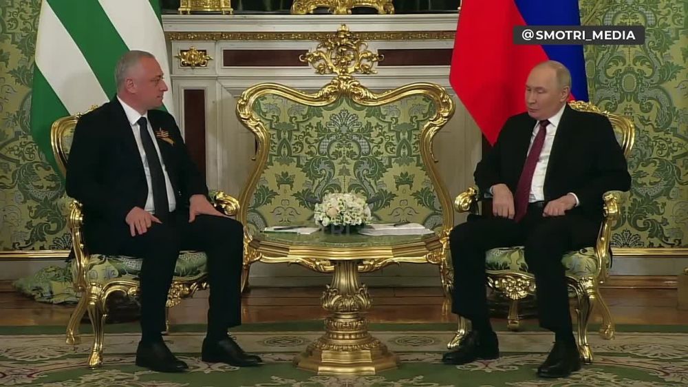 Путин проводит встречу с президентом Абхазии