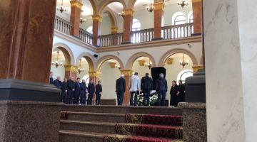 Началась церемония прощания с Народным писателем Абхазии Алексеем Гогуа