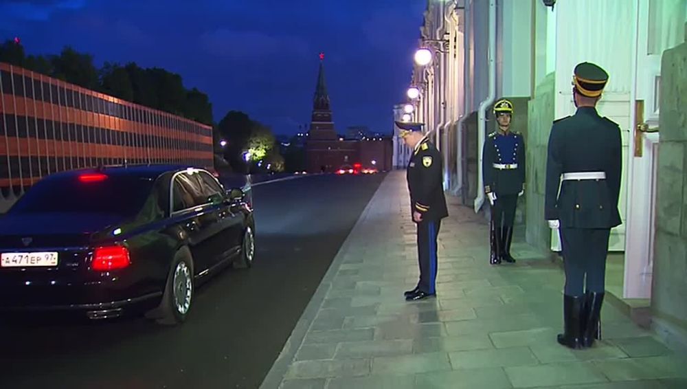 Бадра Гунба прибыл в Кремль для встречи с Владимиром Путиным