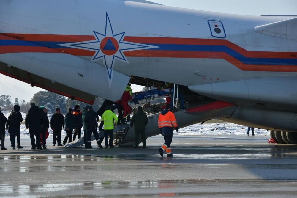 Российские врачи оказали помощь Герою Абхазии, вывезенному спецбортом МЧС РФ