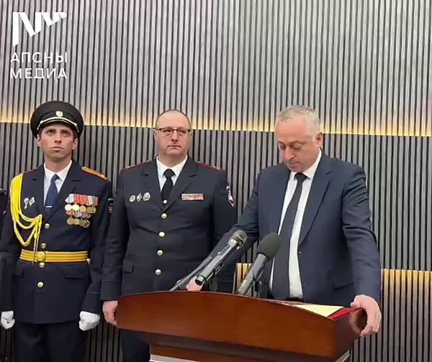 Президент Бадра Гунба поздравил Ассоциацию ветеранов МВД Абхазии с 10-летним юбилеем