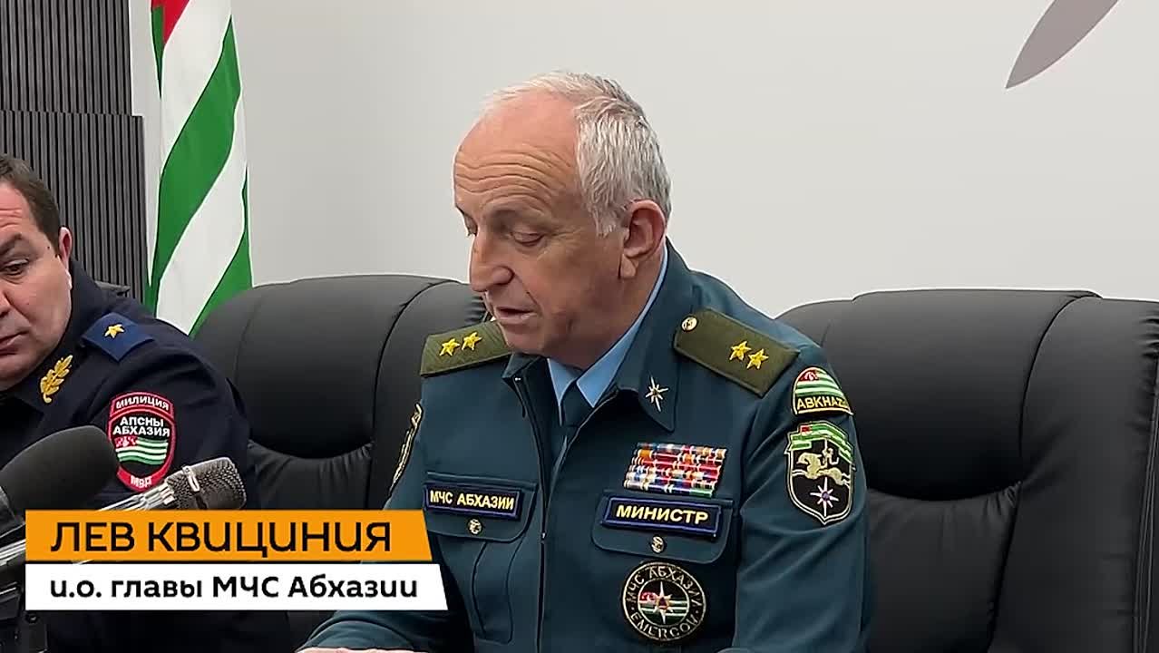 Открытие купального сезона и обеспечение безопасности в местах купания — это первоочередная задача перед началом курортного сезона, отметил и.о. министра по чрезвычайным ситуациям Абхазии Лев Квициния