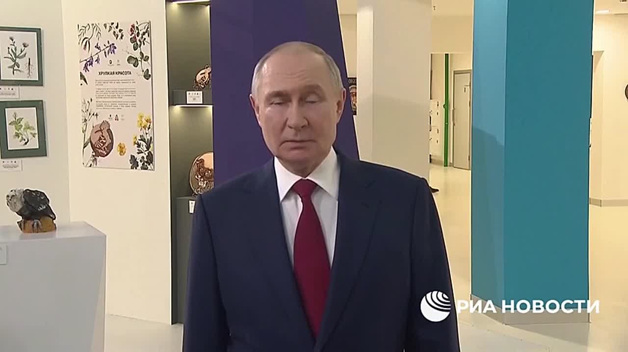 Полная запись заявления президента России Владимира Путина по итогам разговора с президентом США Дональдом Трампом