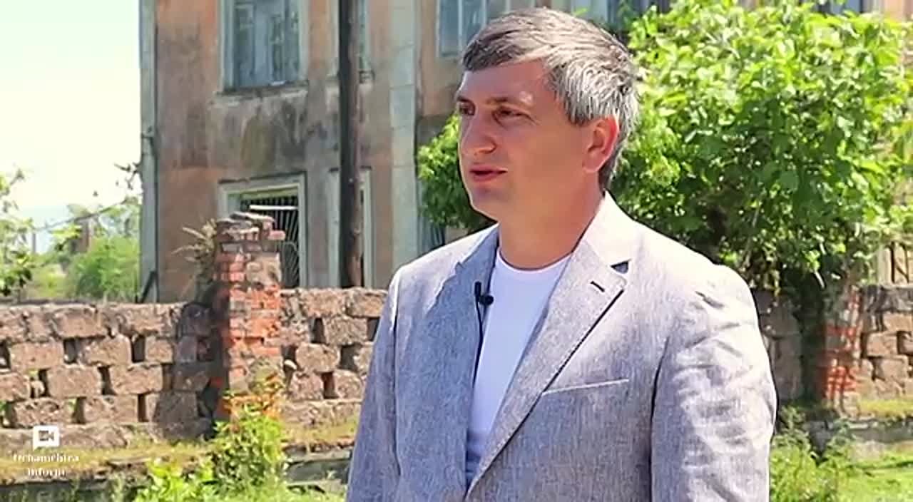 В 9-м микрорайоне в Очамчыре положили новый асфальт