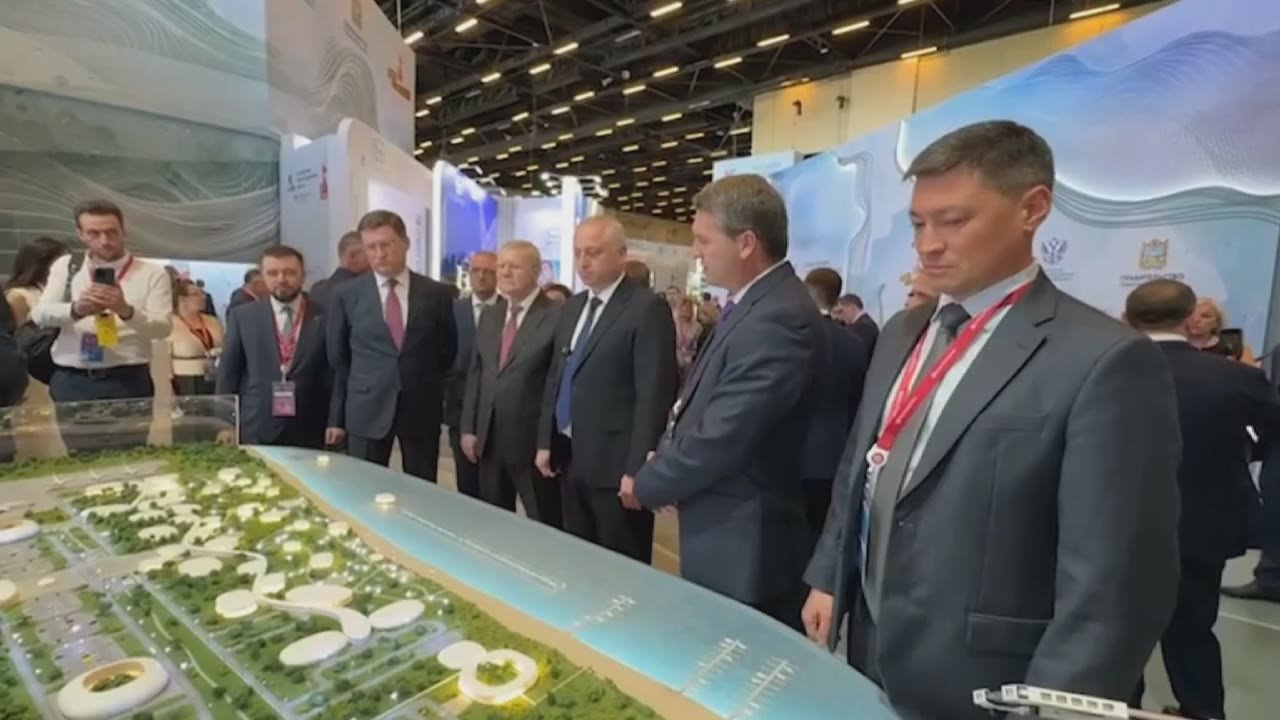 Сегодня экспозиционный стенд Абхазии на Кавказском инвестиционном форуме в Минеральных водах посетили заместитель председателя Правительства РФ Александр Новак и полномочный представитель Президента РФ в Северо-Кавказском...