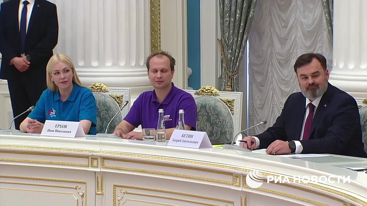 Более 25 млн человек приняли участие в различных программах платформы "Россия — страна возможностей", заявил президент Владимир Путин на заседании набсовета организации