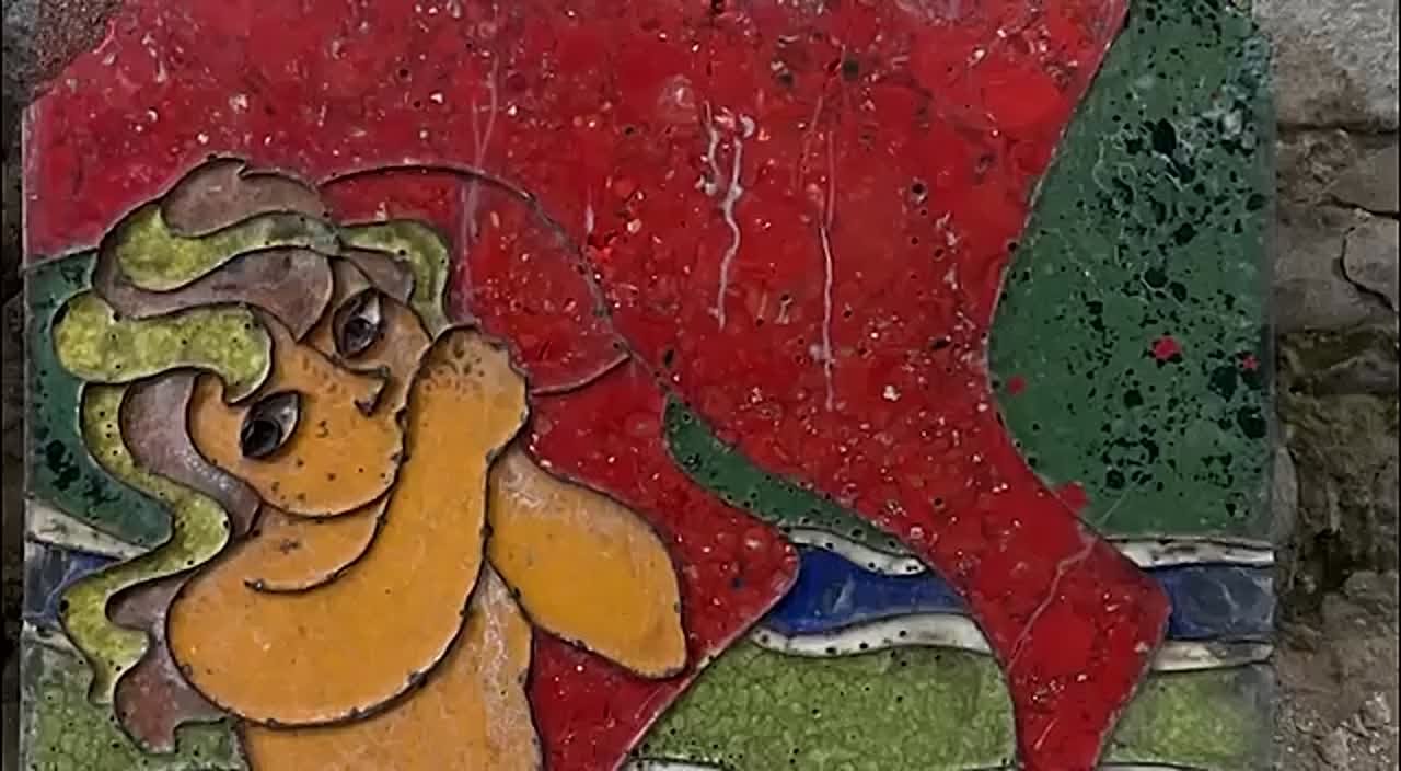 Выставка, посвященная мозаичному искусству Абхазии, открылась в здании бывшего ресторана "Белый парус" в Сухуме