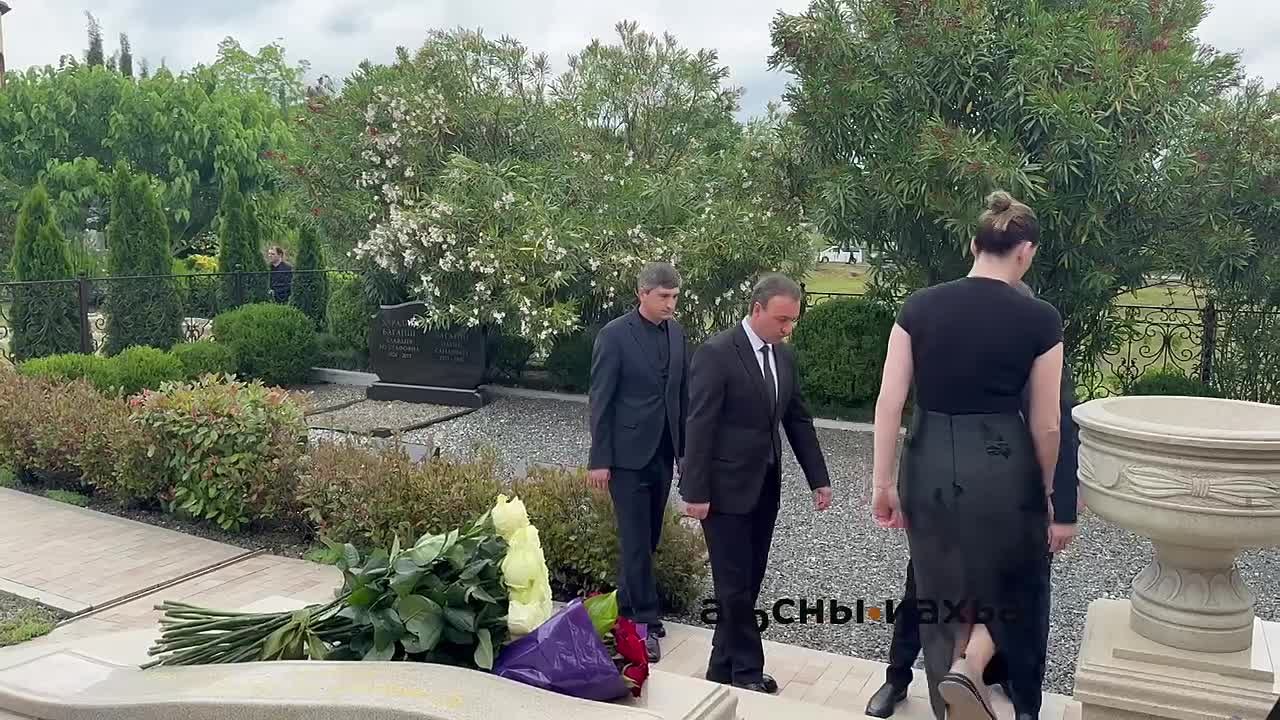 Память второго президента Абхазии Сергея Багапш почтили в селе Джгярда