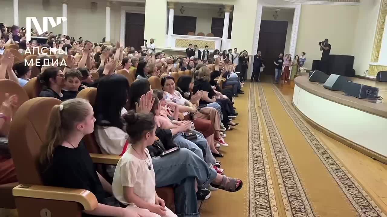 Отчетный концерт Государственного оркестра народных инструментов имени Отара Хунцария состоялся в филармонии