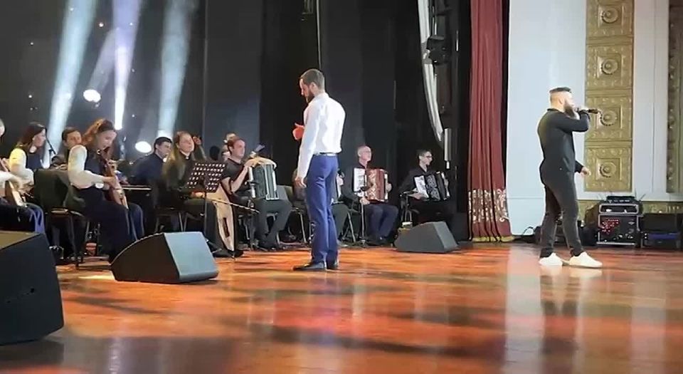 Отчетный концерт Госоркестра народных инструментов имени Отара Хунцария прошел в Госфилармонии