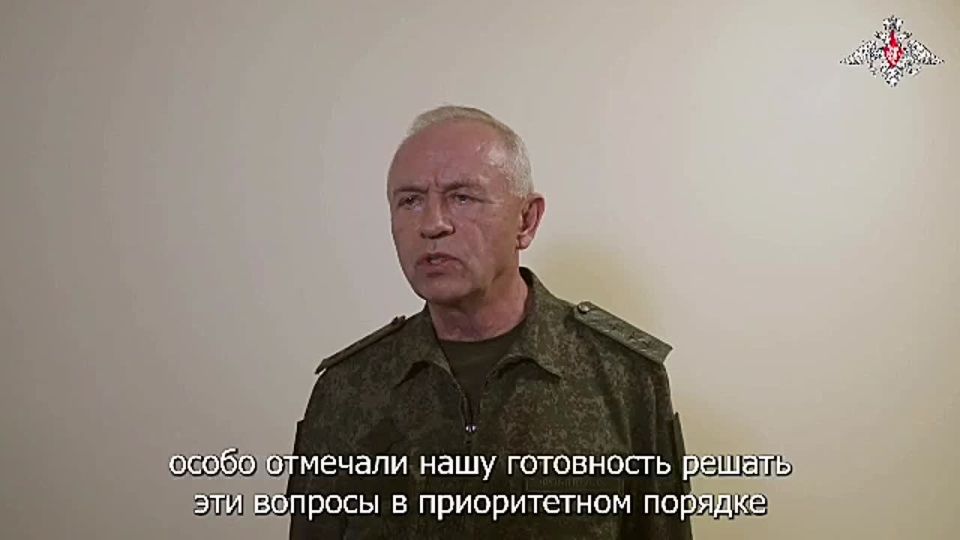 Согласие Киева на проведение гуманитарных операций по обмену военнопленными и передаче тел погибших до сих пор не получено, заявил замминистра обороны Александр Фомин