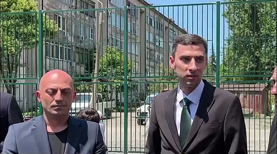 Администрация Сухума приняла на баланс новую спортплощадку в Новом районе, сообщил мэр Тимур Агрба