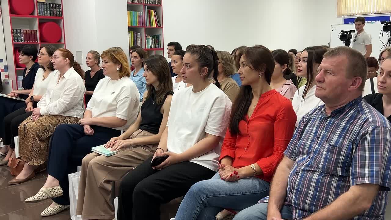 В Доме Москвы в Сухуме прошла лекция "Влияние советского периода на архитектуру города"