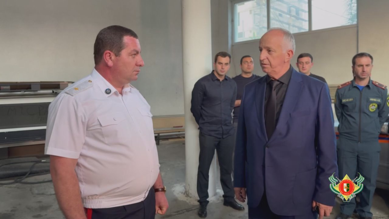 Благодаря личному обращению вице-премьера, министра внутренних дел Республики Абхазия Роберта Киут, российская общественная организация «Народный фронт» передала гуманитарную помощь для нужд МЧС
