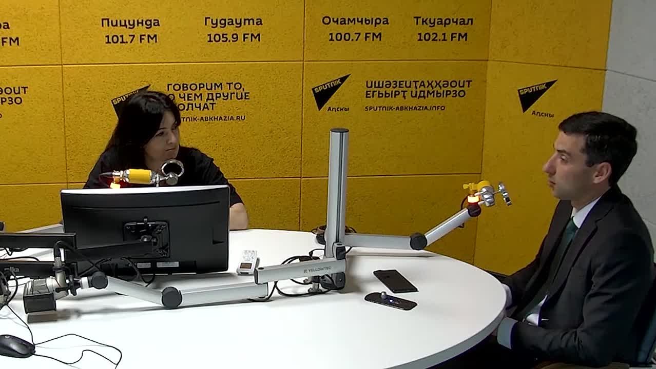 Абхазия — это не просто соседняя с Краснодарским краем страна, это братское государство, отметил в интервью радио Sputnik глава Совета краснодарского отделения движения "Россия молодая" Роман Марченко