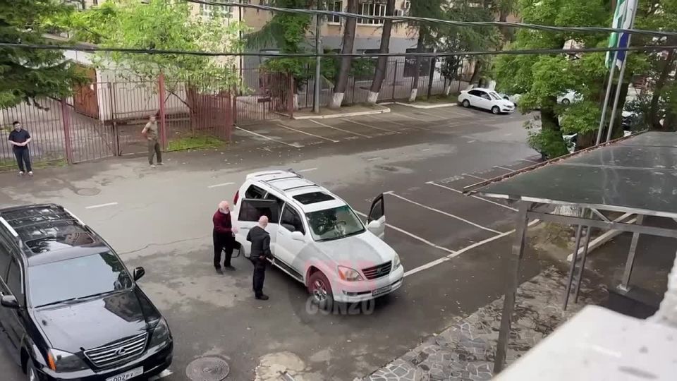 WarGonzo: Устроивший стрельбу в парламенте Абхазии депутат Харазия задержан
