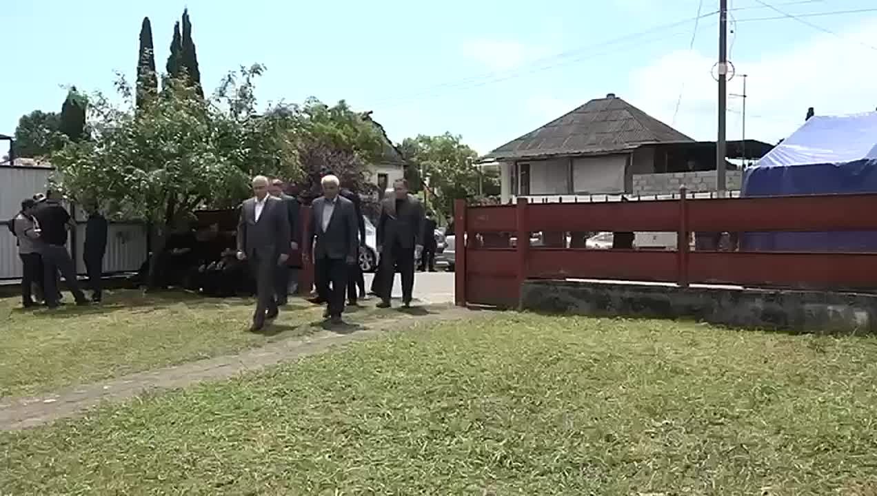 Бадра Гунба простился с абхазским добровольцем Ахрой Чанба