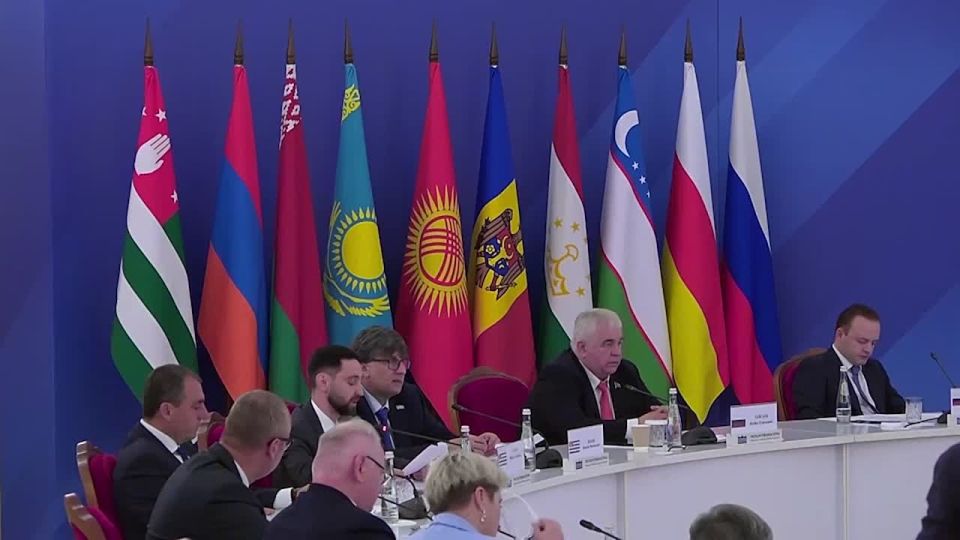 По количеству званий героев Советского Союза среди всех бывших республик СССР Абхазия занимает второе место, заявил депутат Инар Садзба, выступая на форуме "Пушкинские чтения" в Москве
