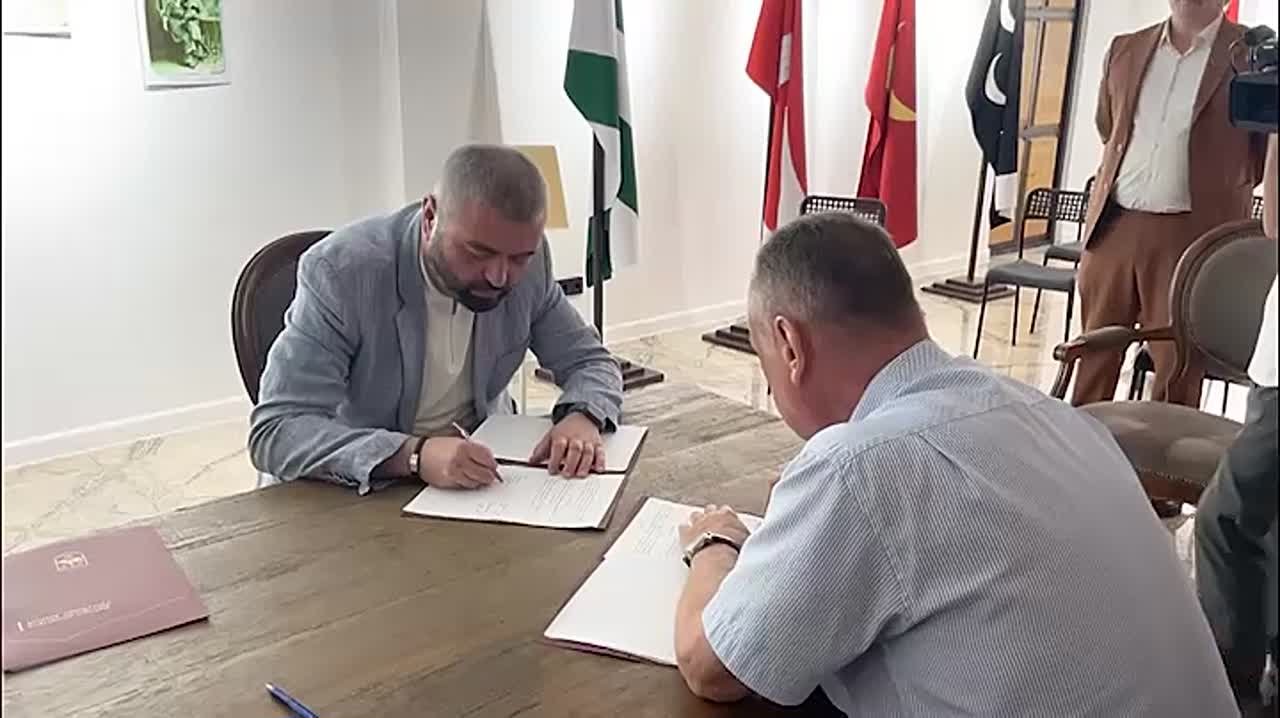 Министерство туризма Абхазии подписало соглашение с Национальным союзом профессионалов туриндустрии и ассоциацией "Турпомощь"