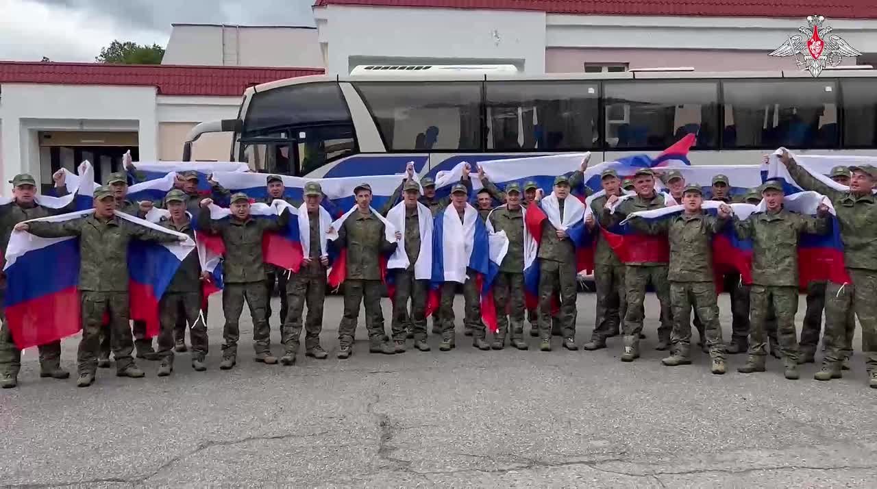 Группа российских военных возвращена с подконтрольной киевскому режиму территории в соответствии со стамбульскими договоренностями, сообщили в Минобороны РФ