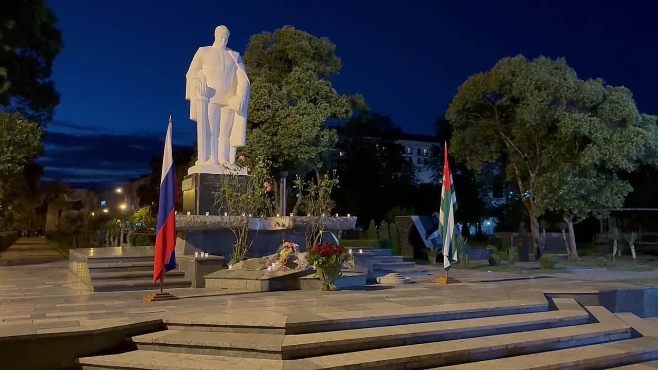 Свеча памяти в Сухуме: помним героев