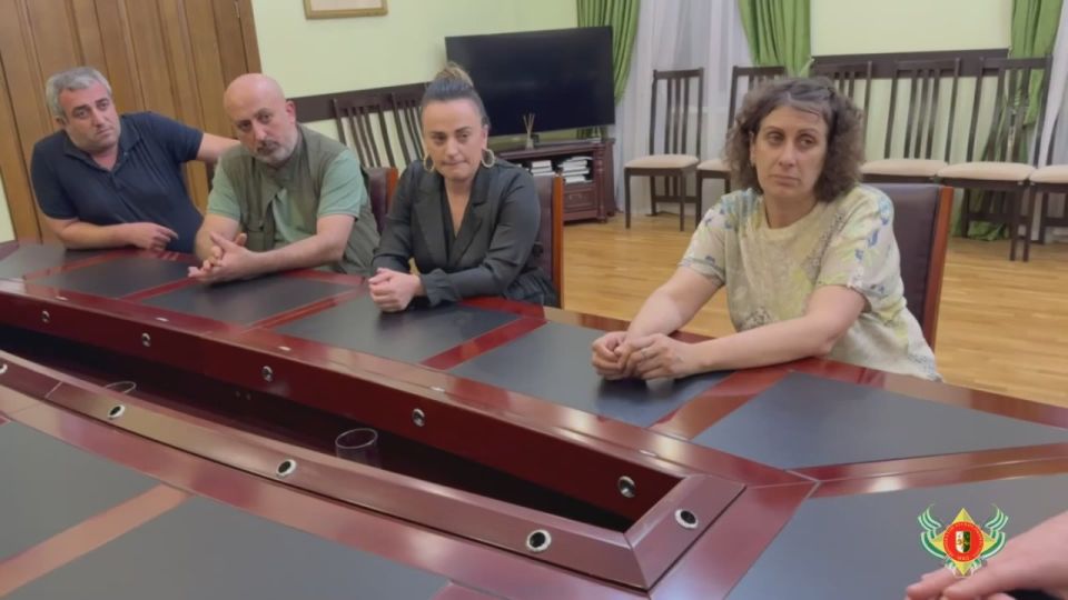 Поздним вечером 23 июня вице-премьер, министр внутренних дел Роберт Киут принял группу граждан, имеющих российское гражданство и получивших детские пособия и маткапитал