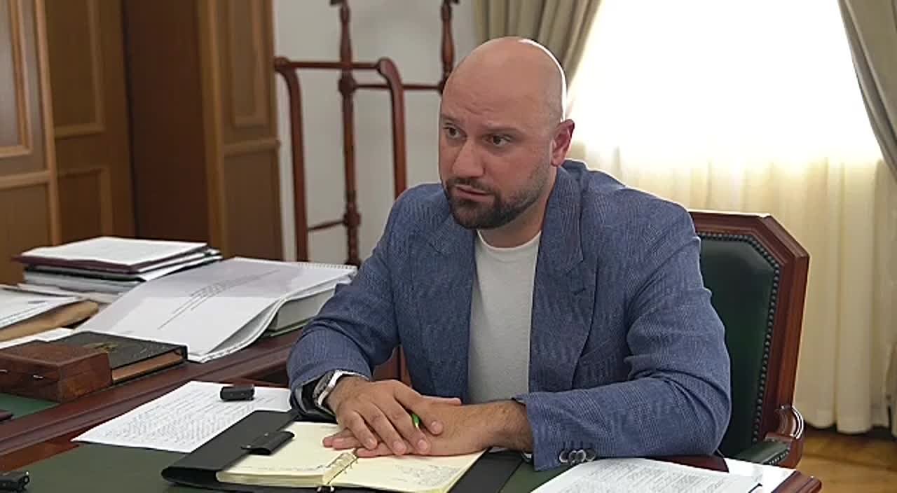 Президент Абхазии Бадра Гунба встретился с начальником УКС