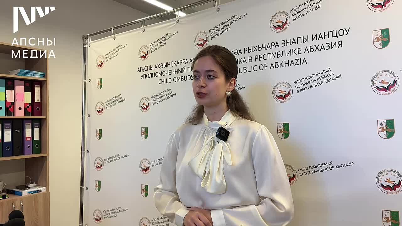 37 звонков поступило в первом полугодии в справочно-консультационную службу при аппарате Уполномоченного по правам ребенка, сообщила юрист Екатерина Ляховецкая