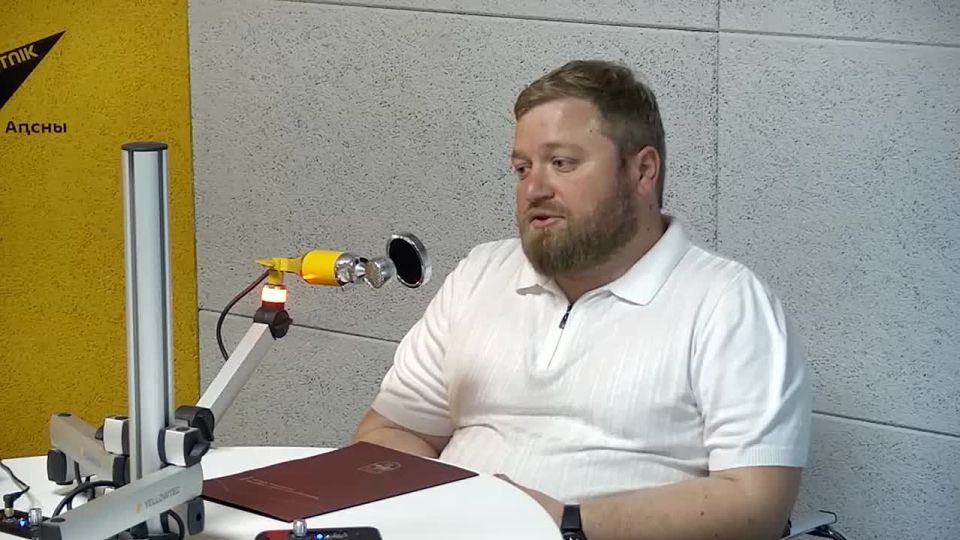 Необходимо разработать технологические карты для абхазских фермеров, отметил в интервью радио Sputnik помощник министра сельского хозяйства, финалист конкурса "Команда Абхазии" Инал Аргун