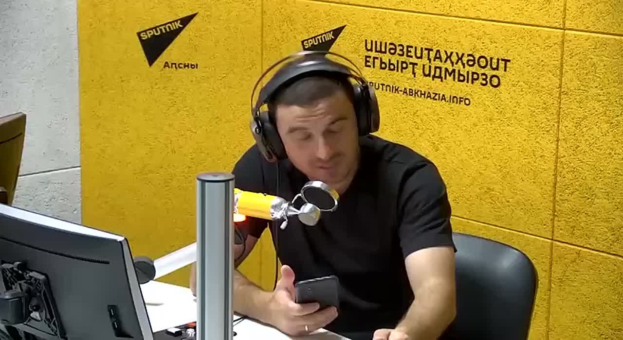 Сергей Багапш первый, кто обратил внимание на поддержку абхазских баскетболистов, рассказал главный судья турнира Александр Банников в интервью радио Sputnik