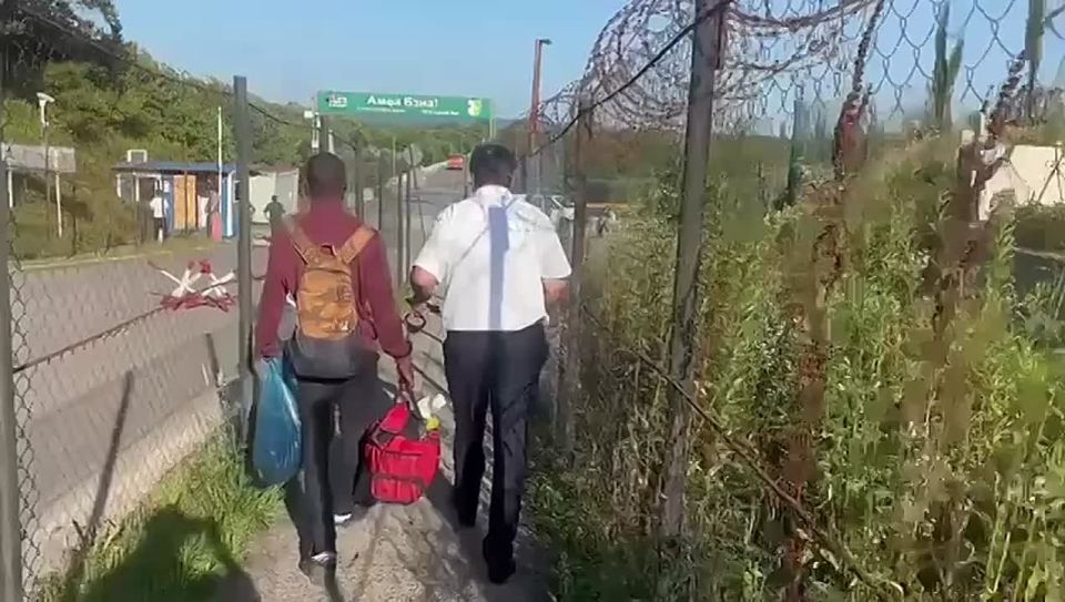Гражданина Судана депортируют из Абхазии с запретом на въезд