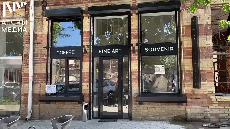 Выставка картин современных художников Абхазии проходит в Wall Gallery Sukhum
