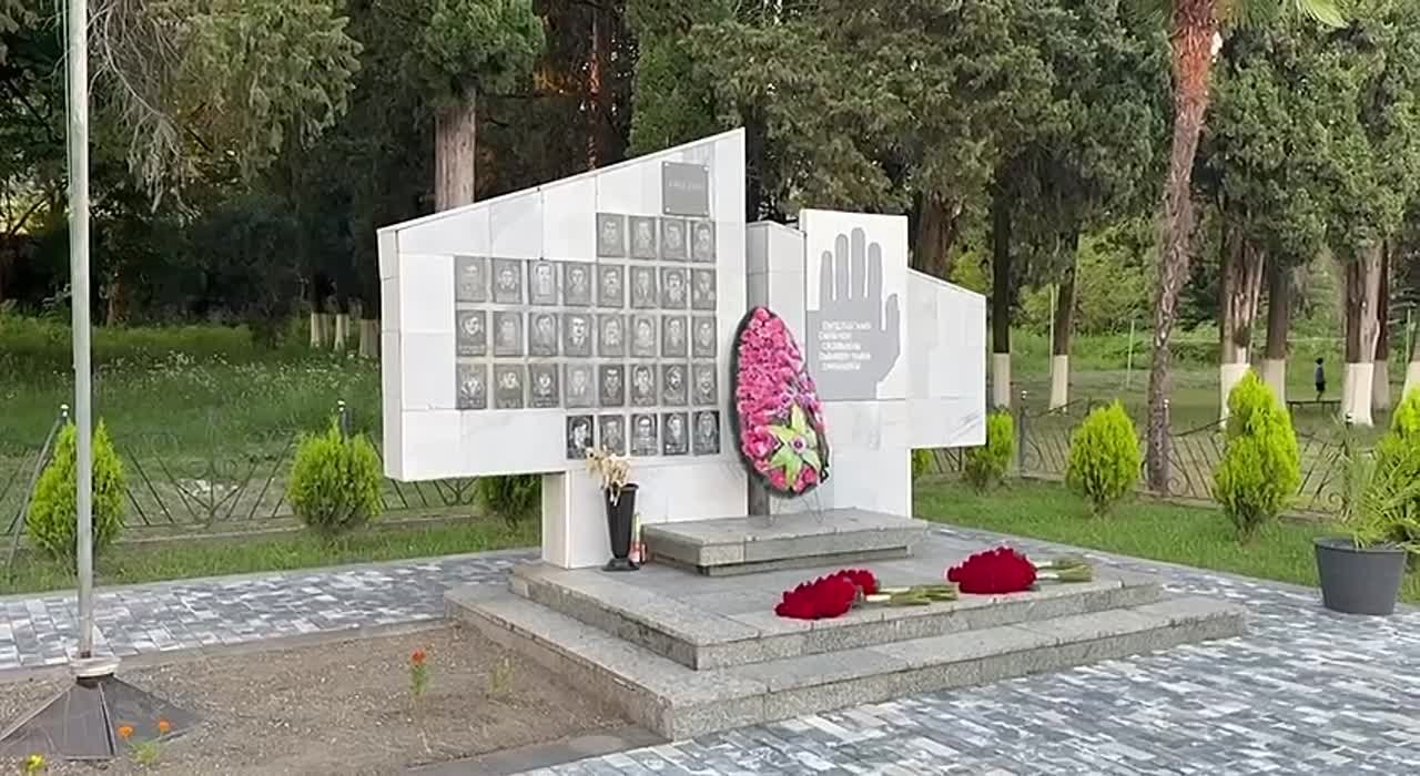 Бадра Гунба и Сергей Кириенко посетили село Ачандара